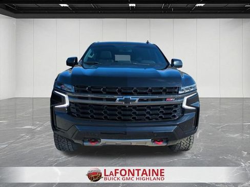 Used 2022 Chevrolet Tahoe Z71 w/ Luxury Package AWD/4WD image 3
