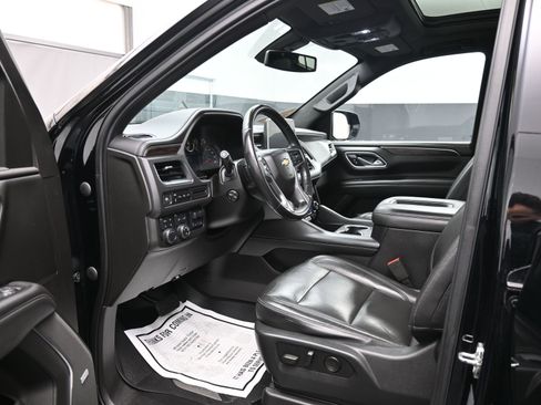 Used 2021 Chevrolet Suburban LT w/ LT Signature Package image 28