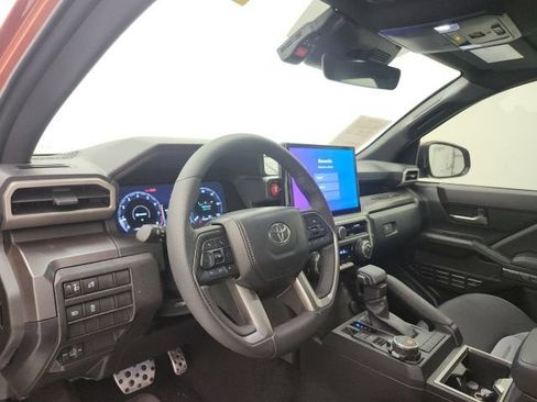 Used 2025 Toyota Tacoma TRD Sport AWD/4WD image 12