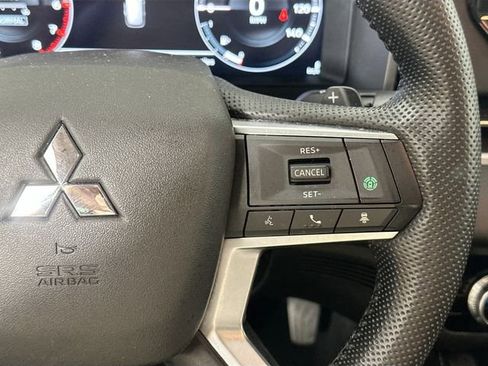 Used 2022 Mitsubishi Outlander SE AWD/4WD image 23