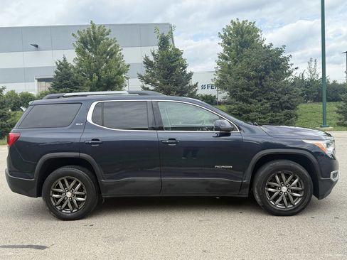 Used 2017 GMC Acadia SLT image 6