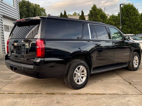 Used 2018 Chevrolet Suburban LT AWD/4WD image 3