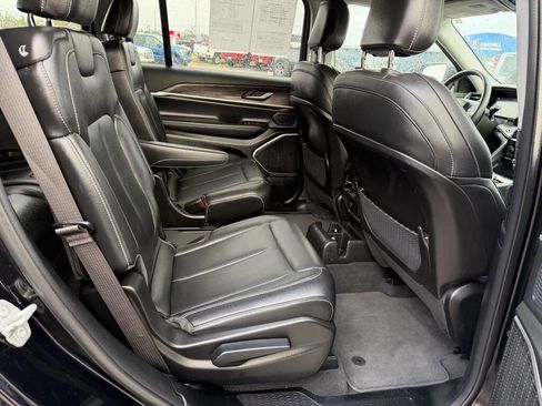 Used 2023 Jeep Grand Cherokee L Limited image 31