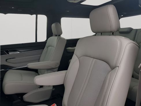 New 2026 Jeep Grand Wagoneer Summit image 20