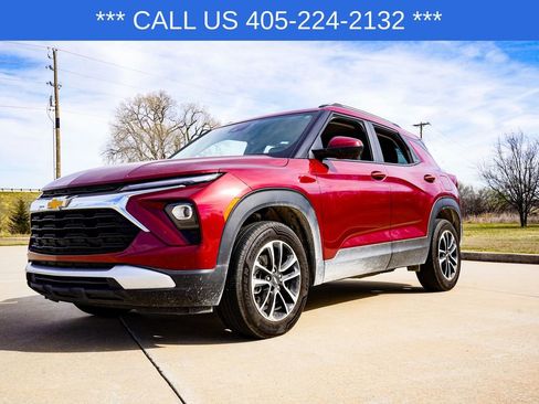 Used 2025 Chevrolet TrailBlazer LT image 1