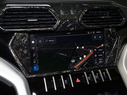 Used 2019 Lamborghini Urus AWD/4WD image 23