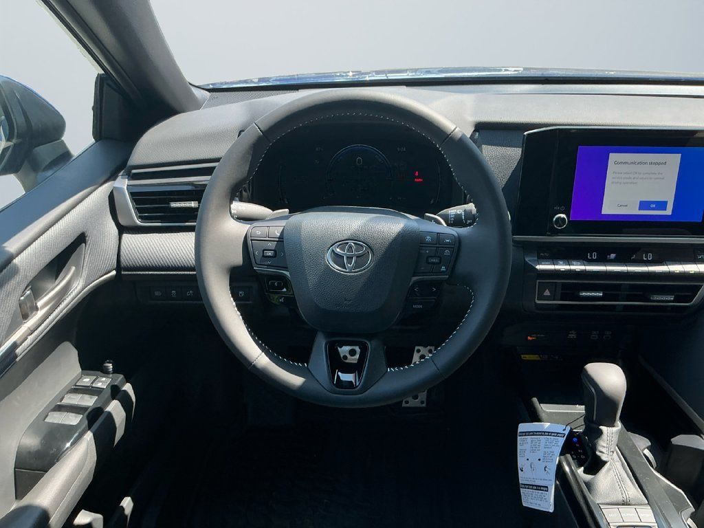 Used 2025 Toyota Camry SE FWD image 12