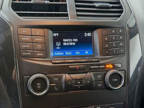 Used 2018 Ford Explorer XLT image 15