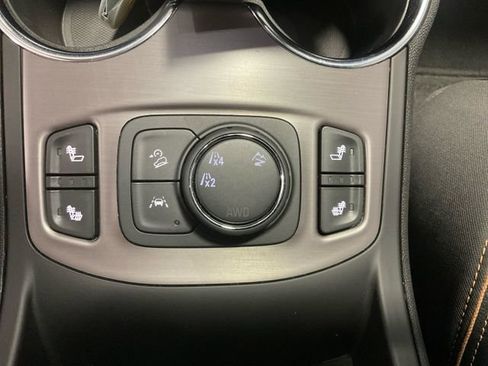 Used 2023 GMC Terrain AT4 image 28