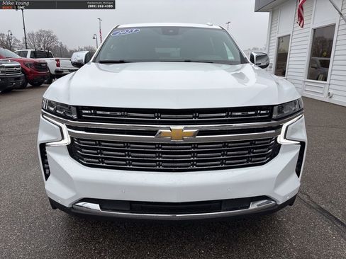 Used 2023 Chevrolet Suburban Premier image 2