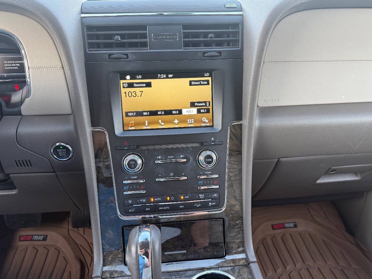 Used 2016 Lincoln Navigator Select AWD/4WD image 20