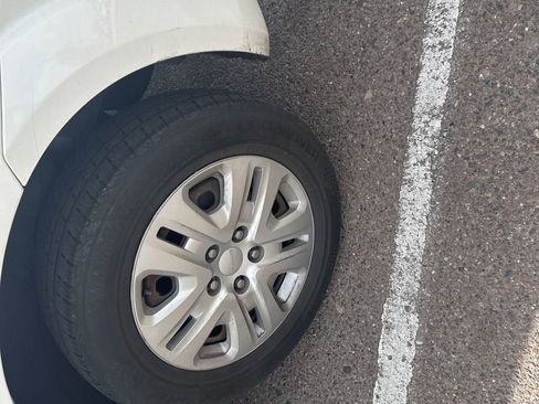 Used 2018 Dodge Journey SE FWD image 9