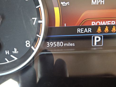 Used 2023 Nissan Maxima Platinum w/ Sport Mat Group FWD image 15