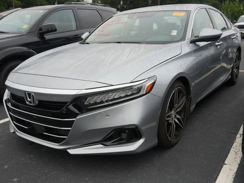 Used 2021 Honda Accord Touring image 3
