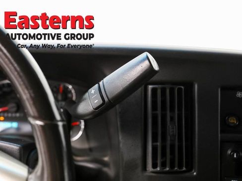 Used 2018 Chevrolet Express 2500 w/ Enhanced Convenience Package image 13