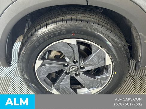 Used 2025 Nissan Rogue SV image 21