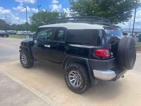 Used 2010 Toyota FJ Cruiser 4WD image 3
