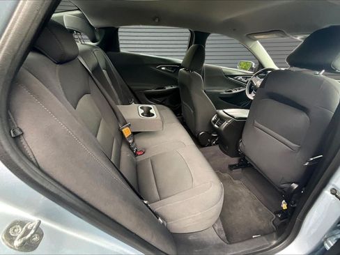 Used 2017 Chevrolet Malibu LT FWD image 24
