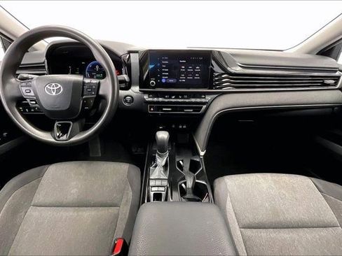Used 2025 Toyota Camry LE image 15