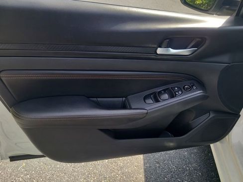 Used 2021 Nissan Altima 2.5 SR w/ SR Premium Package FWD image 16
