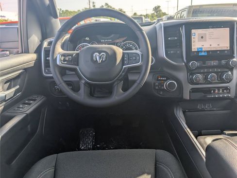 Used 2025 RAM 1500 Big Horn AWD/4WD image 16