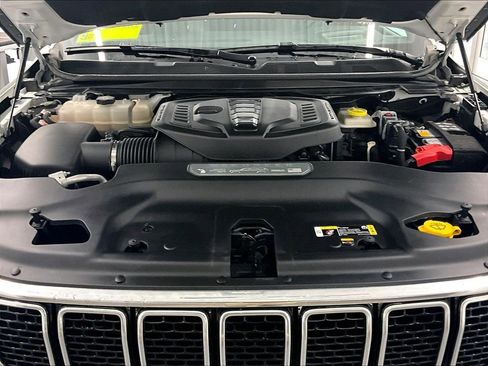 Used 2024 Jeep Wagoneer L Series III w/ Flexible Seating Group AWD/4WD image 31