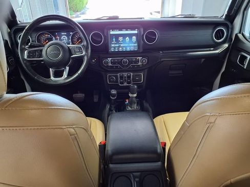 Used 2019 Jeep Wrangler Unlimited Sahara AWD/4WD image 22
