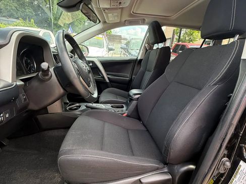 Used 2018 Toyota RAV4 XLE FWD image 15