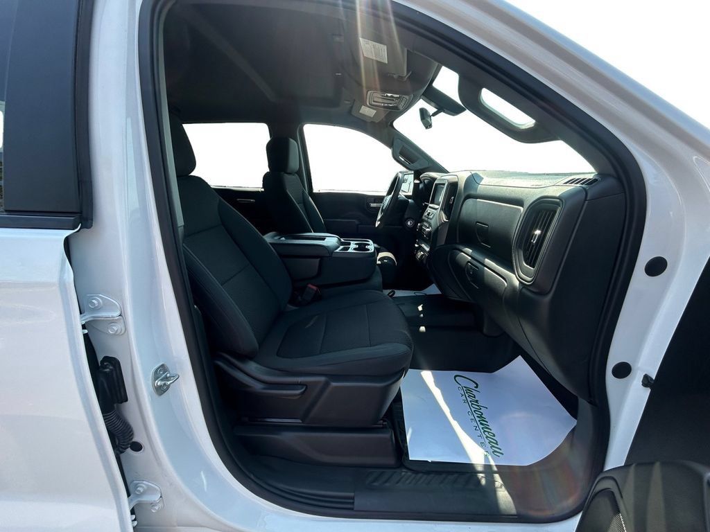 Used 2020 Chevrolet Silverado 1500 Custom Trail Boss w/ Custom Convenience Package AWD/4WD image 17