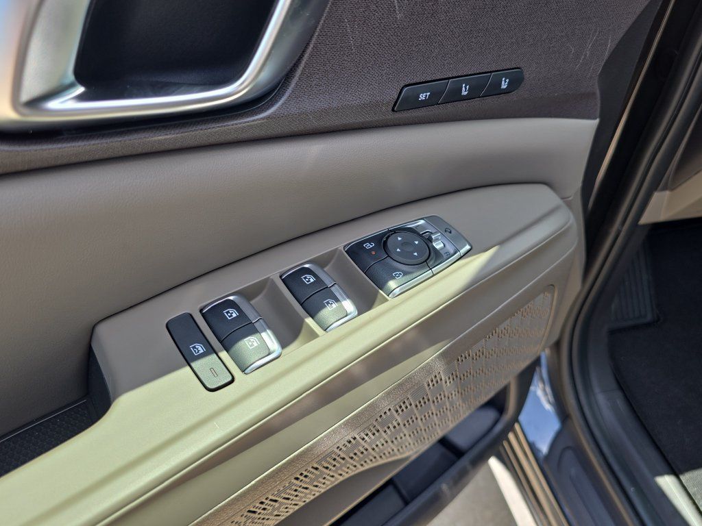 New 2027 Kia Carnival EX FWD image 20