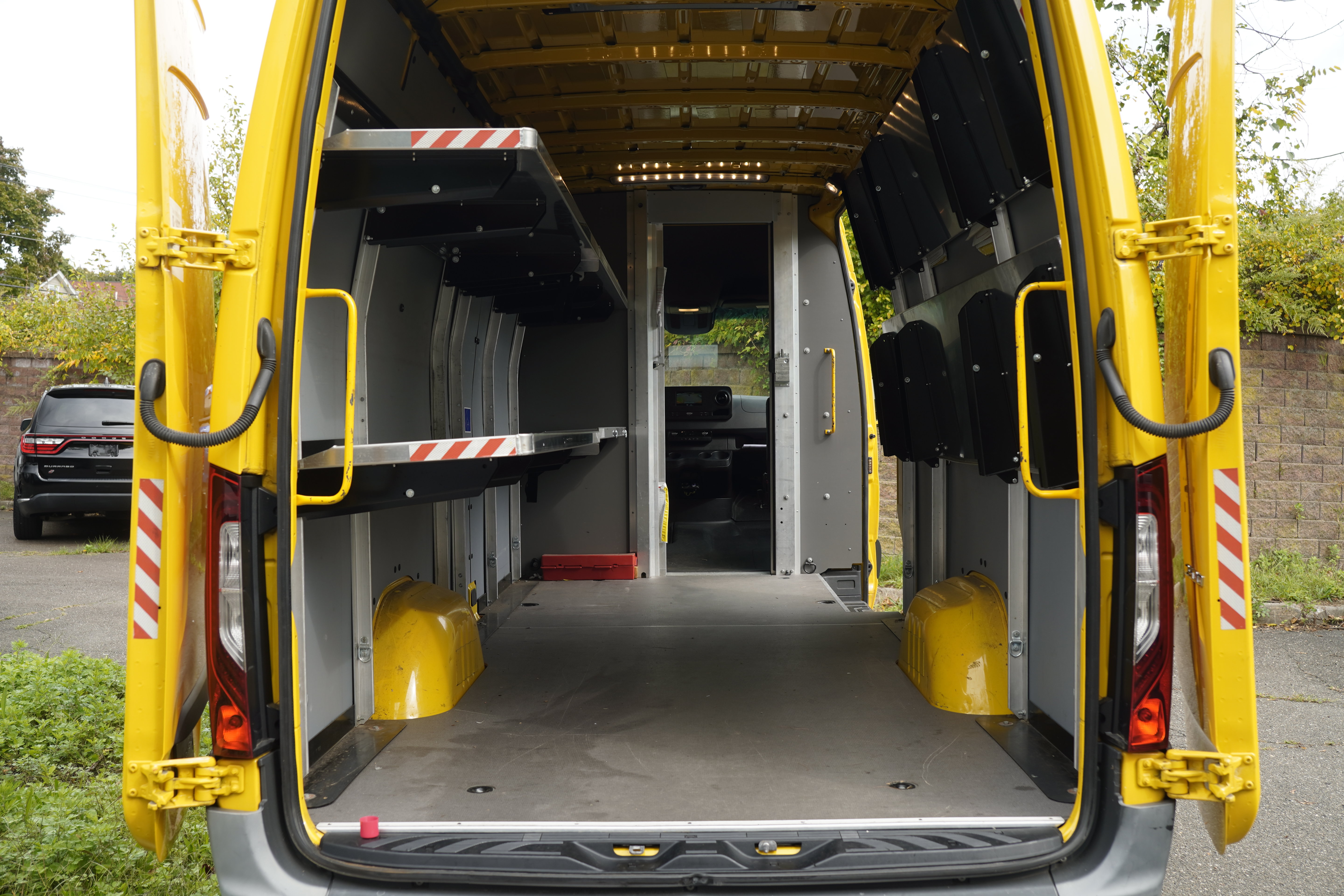 Used 2021 Mercedes-Benz Sprinter 2500 w/ Acoustic Package image 13