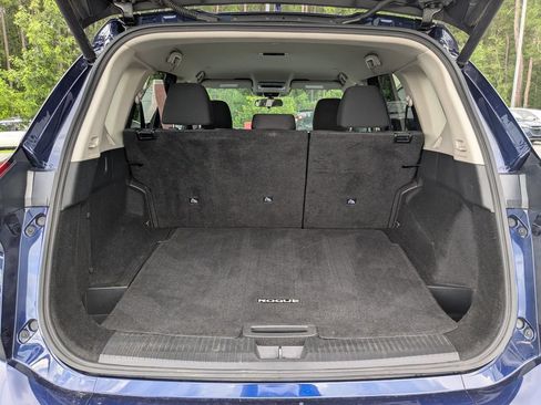 Used 2024 Nissan Rogue SV AWD/4WD image 12