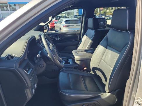 Used 2024 Chevrolet Suburban Premier image 18