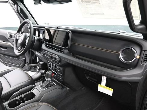 New 2026 Jeep Gladiator Sport AWD/4WD image 17