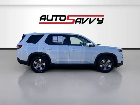 Used 2025 Honda Pilot EX-L image 8