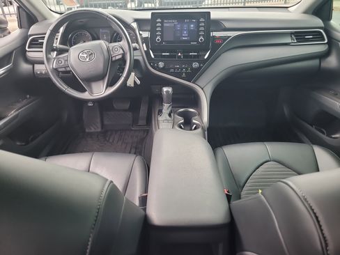 Used 2022 Toyota Camry SE image 14