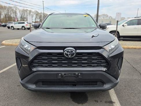 Used 2019 Toyota RAV4 LE image 2