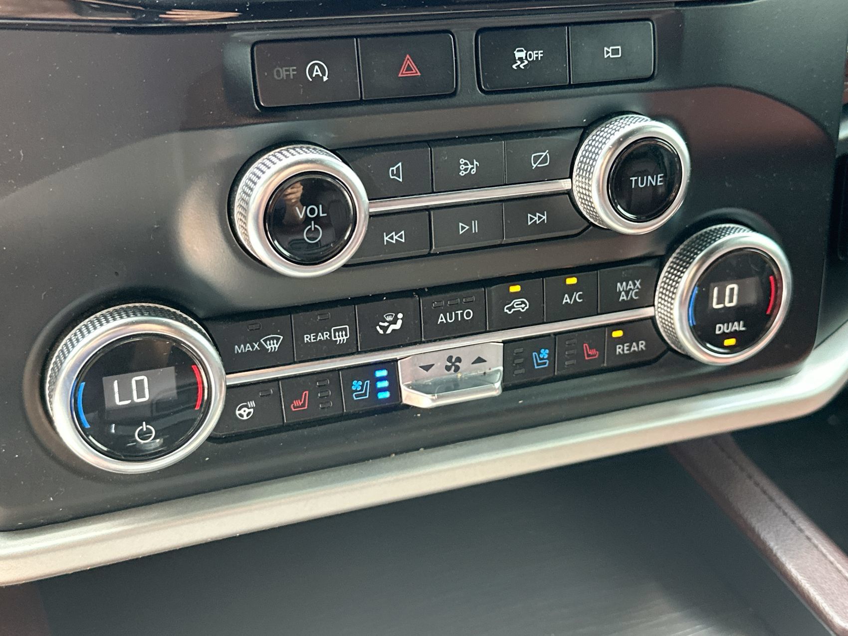 Used 2024 Ford Expedition Max Limited AWD/4WD image 19