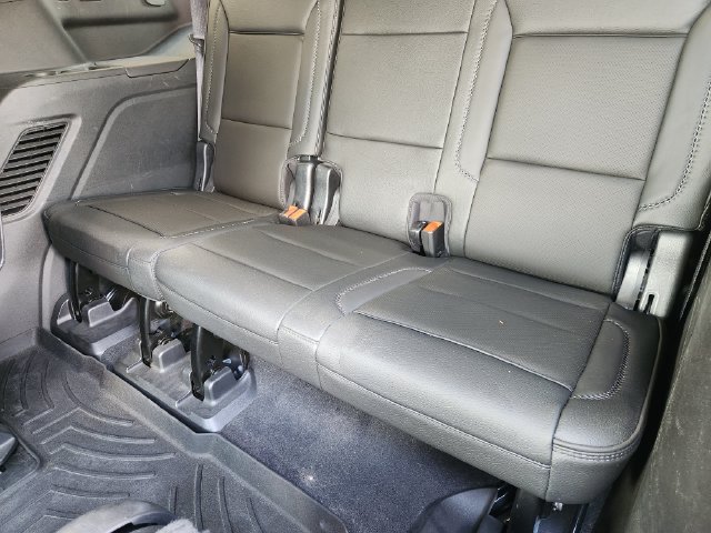 Used 2022 GMC Yukon Denali w/ Advanced Technology Package AWD/4WD image 32