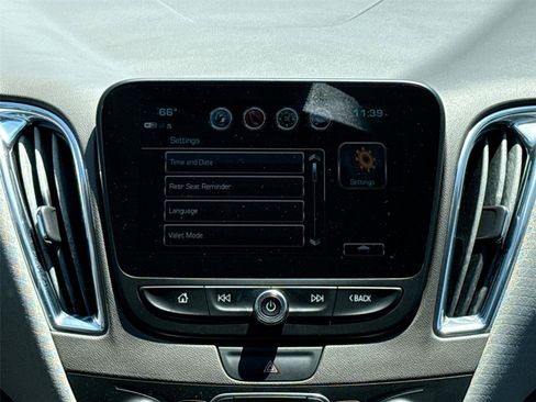 Used 2018 Chevrolet Malibu LT FWD image 24