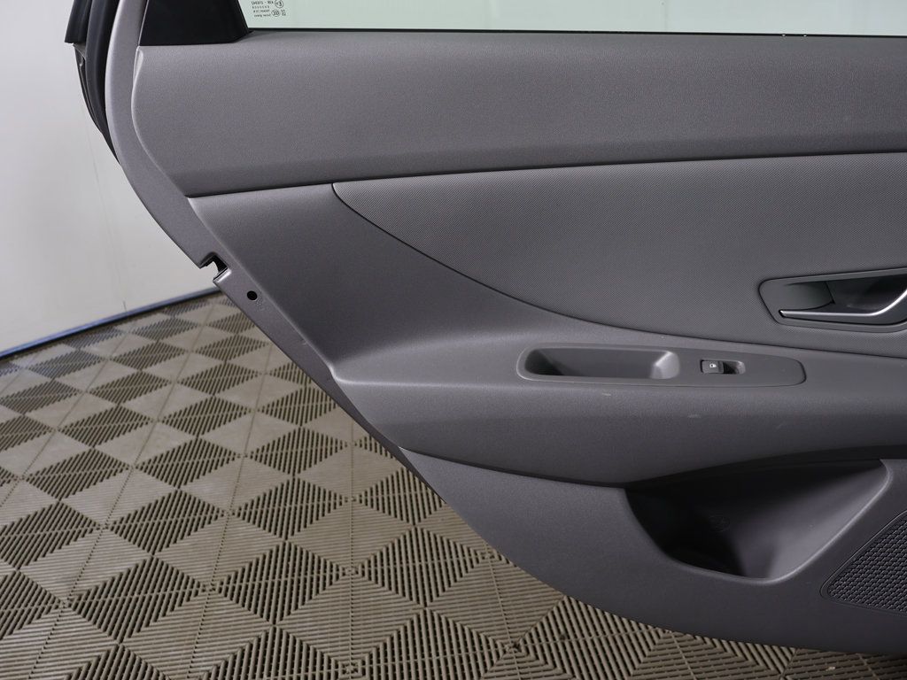 Certified 2024 Hyundai Elantra SEL w/ Convenience Package FWD image 24
