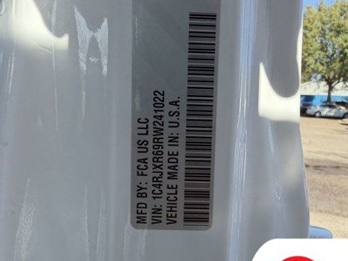 Used 2024 Jeep Wrangler Unlimited Rubicon 4xe image 32