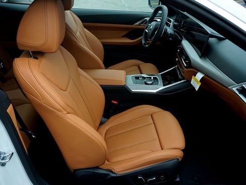 Used 2025 BMW 430i xDrive Coupe w/ Convenience Package image 9