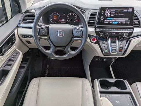 Used 2025 Honda Odyssey Touring image 16