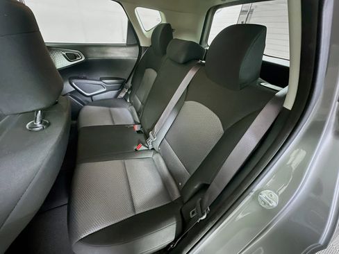 Used 2025 Kia Soul LX w/ LX Technology Package image 26