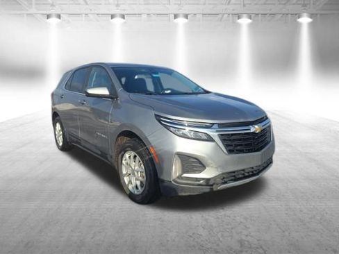 Used 2024 Chevrolet Equinox LT image 2