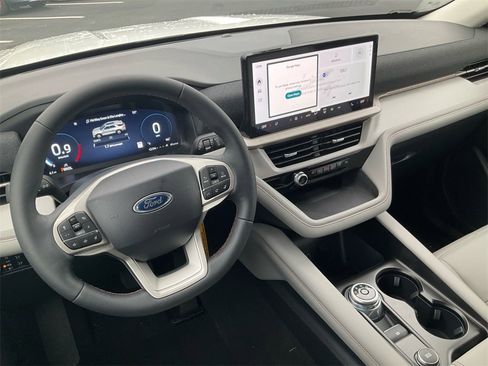 New 2026 Ford Explorer Active w/ Active Comfort Package image 25