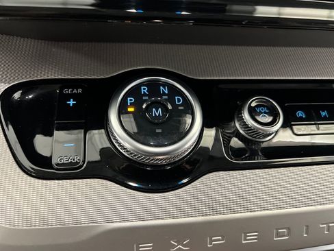 Used 2025 Ford Expedition Max Active image 66