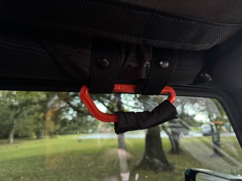 Used 2018 Jeep Wrangler Unlimited Sport S image 35