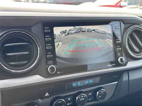 Used 2021 Toyota Tacoma TRD Off-Road image 17